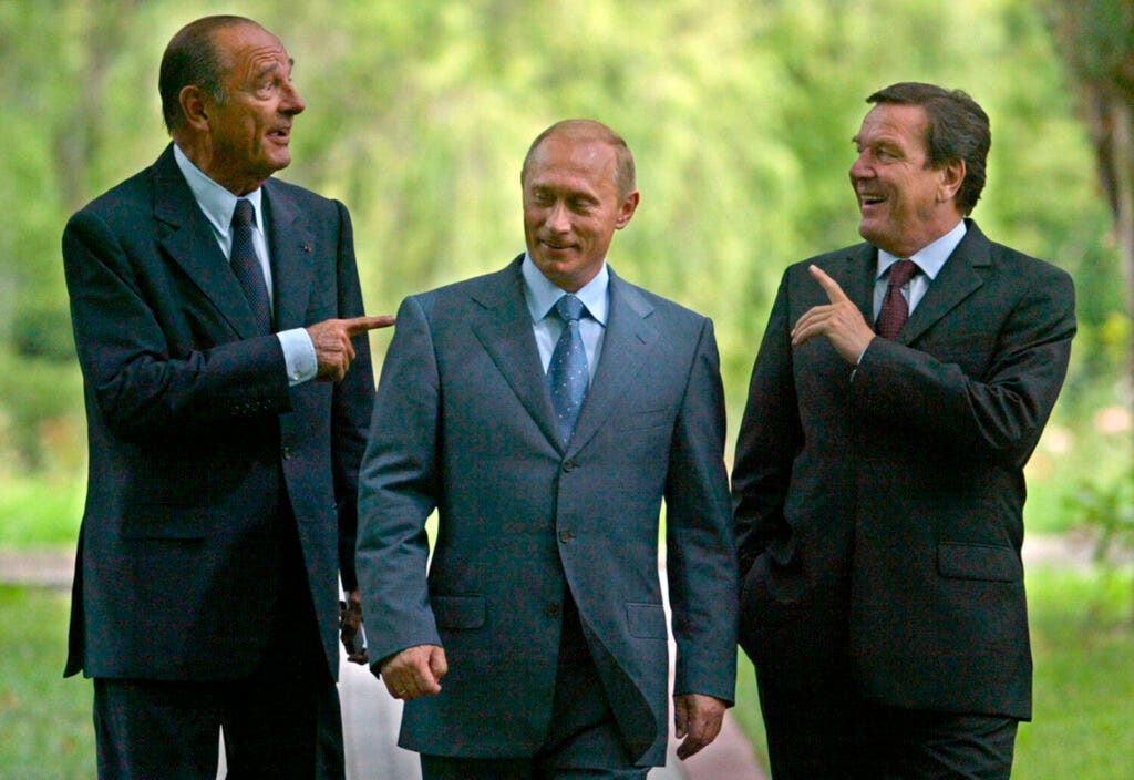 Descripción: Momentos destacados en la vida política de Jacques Chirac