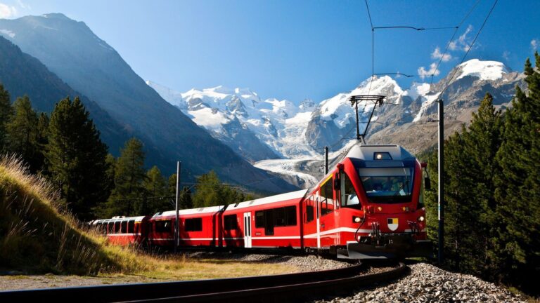 Suiza, país subterráneo: de los túneles ferroviarios a la Banca